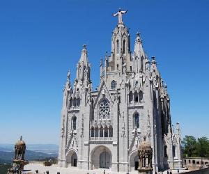 https://www.barcellona.shop/images/continents/spain/barcelona/thing-to-see/Tibidabo-Barcellona.jpg