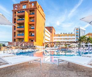 https://www.belivehotels.com/imagenes/hoteles/bfe-lanina-piscina9.jpg