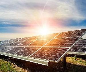 https://s03.s3c.es/imag/_v0/770x420/7/d/7/planta-solar.jpg